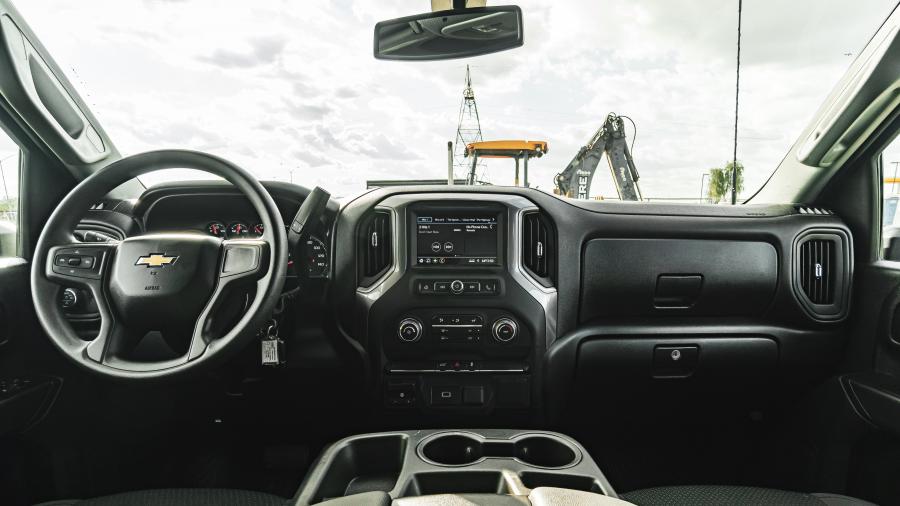 Торпедо Chevrolet Silverado 2500 HD Custom Crew Cab 2019 года  (фото 28 из 40)